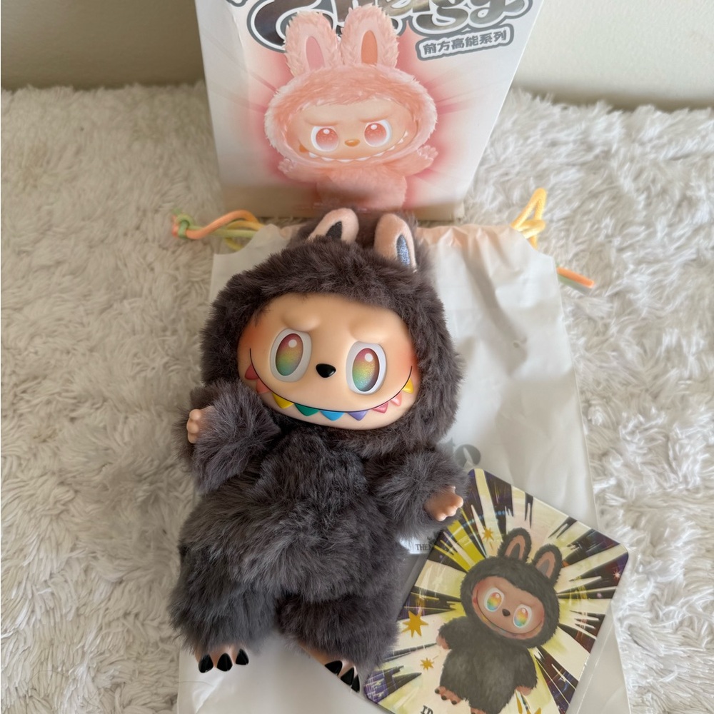 POP MART The Monsters Big Into Energy ID Secret Labubu Plush Pendant Keychain - Picture 4 of 9